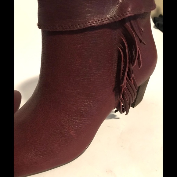 Lucky Brand Zakina Leather Fringe Booties NEW - Picture 3 of 9